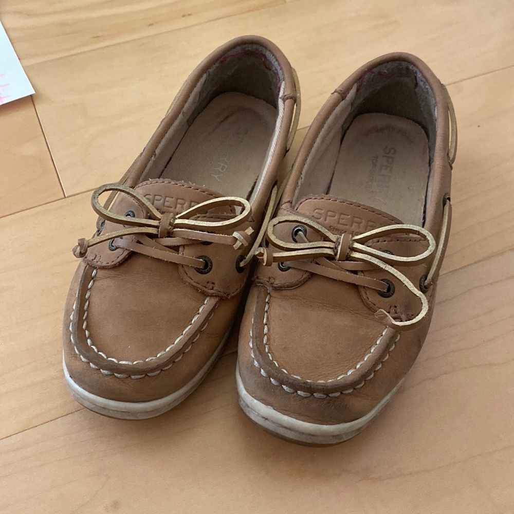Gently used 13.5 girls sperrys